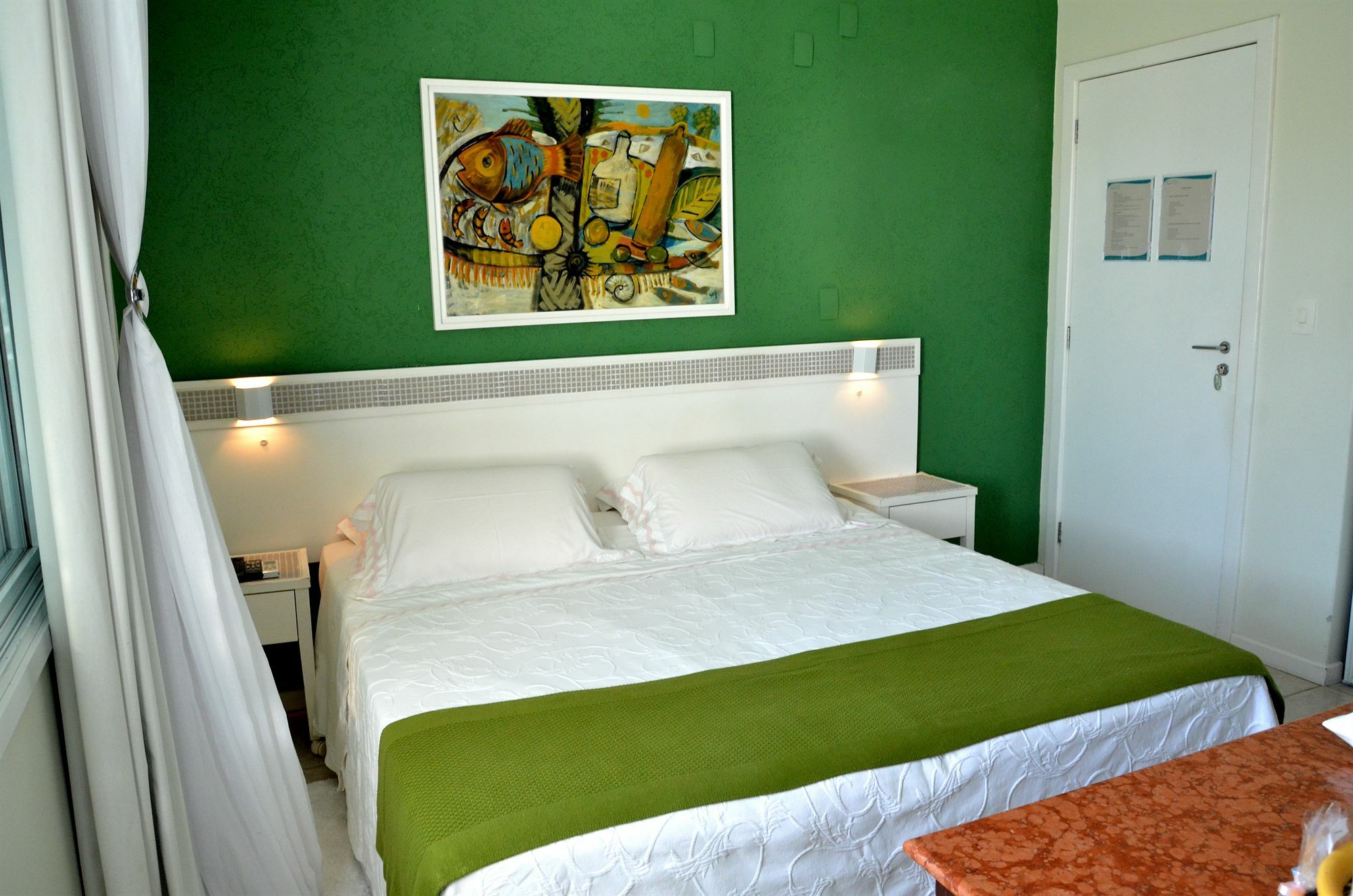賓館 Dos Chas Boutique 4*